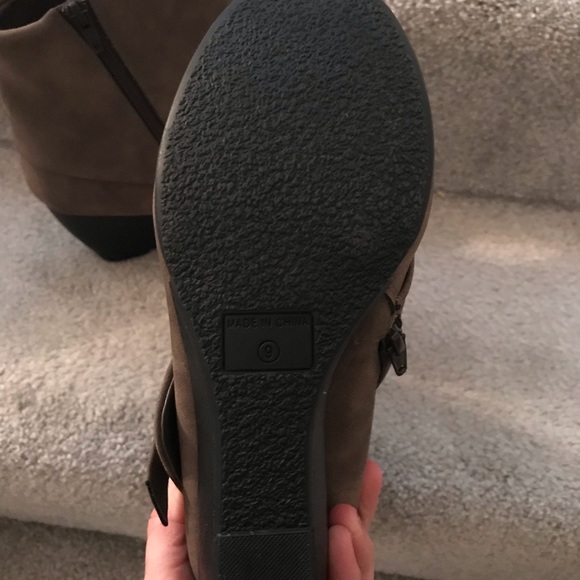 American Rag Booties - Picture 2 of 2